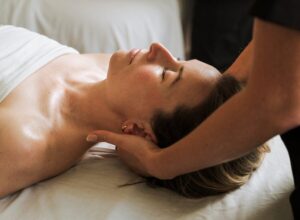 massage de tête femme